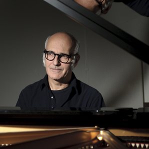 Einaudi playing piano